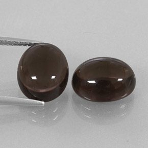 カラットの天然スモーキーブラウンスモーキークォーツ（11.3×9.3 mm・オーバルカット）