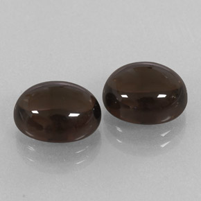 カラットの天然スモーキーブラウンスモーキークォーツ（11.3×9.3 mm・オーバルカット）
