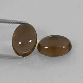 カラットの天然スモーキーブラウンスモーキークォーツ（14.1×10.2 mm・オーバルカット）