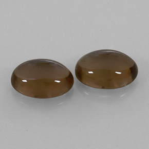 カラットの天然スモーキーブラウンスモーキークォーツ（14.1×10.2 mm・オーバルカット）