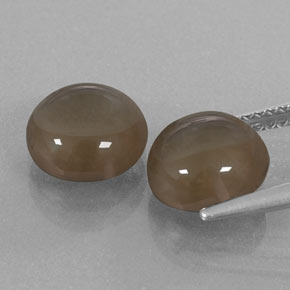 カラットの天然スモーキーブラウンスモーキークォーツ（8.25 mm・ラウンドカット）