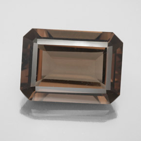 12.60カラットの天然ブラウンスモーキークォーツ（17.8×12.8 mm・エメラルドカット）