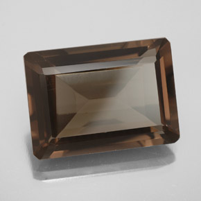 13.80カラットの天然ブラウンスモーキークォーツ（18.2×13.2 mm・エメラルドカット）