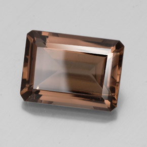 14.65カラットの天然ブラウンスモーキークォーツ（18×13.1 mm・エメラルドカット）