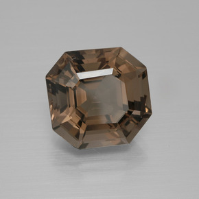 7.27カラットの天然ブラウンスモーキークォーツ（12.4×12 mm・エメラルドカット）