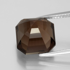 7.21カラットの天然赤みがかった茶スモーキークォーツ（11.2×11.1 mm・エメラルドカット）