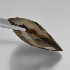 50.44カラットの天然ブラウンスモーキークォーツ（34.8×22 mm・洋梨の形）