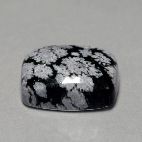 6.92カラットの天然スノーフレークスノーフレークオブシディアン（14.3×10.3 mm・クッションカット）
