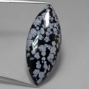 21.50カラットの天然スノーフレークスノーフレークオブシディアン（35.6×15.2 mm・マーキス）