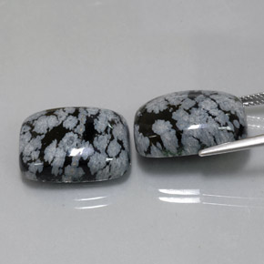 カラットの天然ブラック＆ホワイトスノーフレークオブシディアン（17.8×13.2 mm・クッションカット）