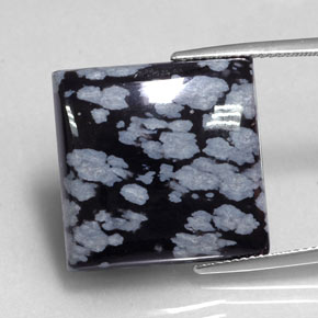 20.90カラットの天然グレー・ホワイト・ブラックスノーフレークオブシディアン（19.9×19.7 mm・四角）