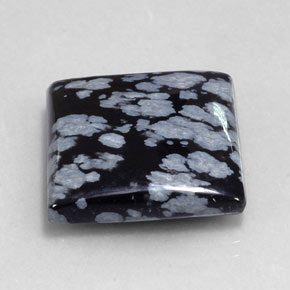 20.90カラットの天然グレー・ホワイト・ブラックスノーフレークオブシディアン（19.9×19.7 mm・四角）