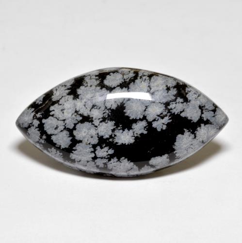 34.59カラットの天然マルチカラースノーフレークオブシディアン（39.2×20.3 mm・マーキス）