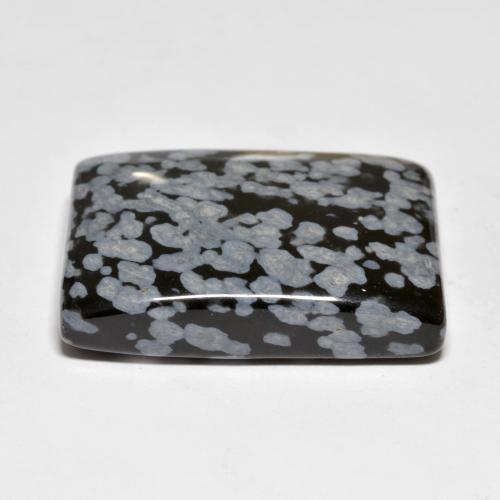 44.90カラットの天然マルチカラースノーフレークオブシディアン（31.2×21.5 mm・バゲット）
