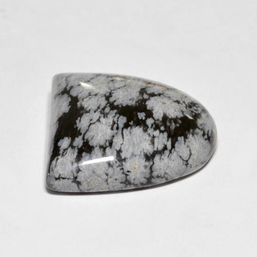 22.24カラットの天然マルチカラースノーフレークオブシディアン（22.1×20.9 mm・ファンシーシェイプ）