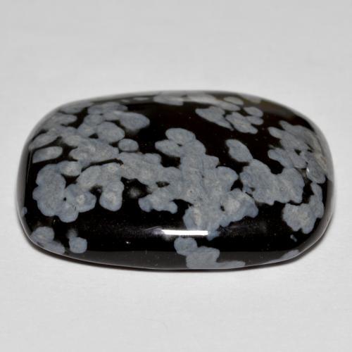 21.56カラットの天然マルチカラースノーフレークオブシディアン（25×19.8 mm・クッションカット）