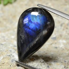 8.15カラットの天然マルチカラースペクトロライト、洋梨の形、オペーク