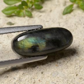 2.84カラットの天然マルチカラースペクトロライト、オーバルカット、オペーク