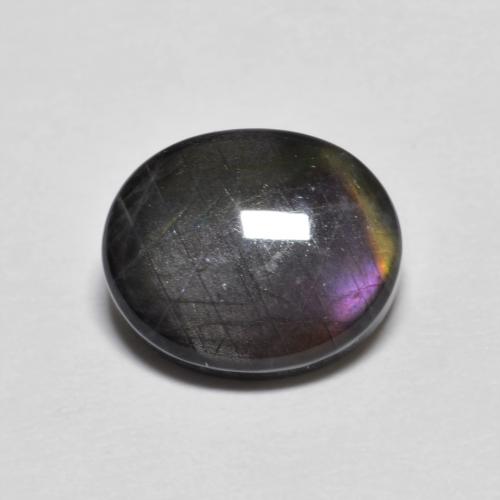 2.36カラットの天然マルチカラースペクトロライト（10.1×8.3 mm・オーバルカット）