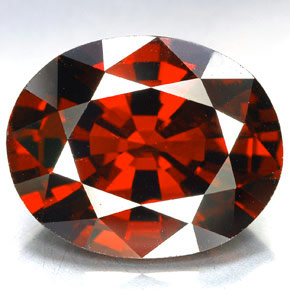 9.53カラットの天然レッドスペサルティンガーネット（14.3×11.5 mm・オーバルカット）