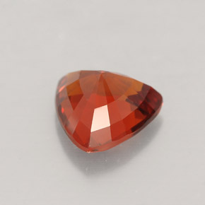 1.85カラットの天然赤みがかったオレンジスペサルティンガーネット（7.7×7.4 mm・トリリアント）