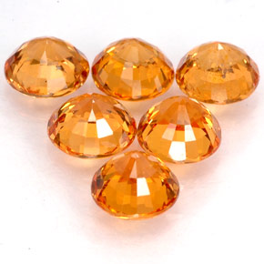 カラットの天然オレンジスペサルティンガーネット（4.89 mm・ラウンドカット）