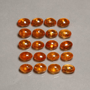 カラットの天然マンダリンオレンジスペサルティンガーネット（5.9×4.2 mm・透明）