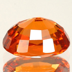 1.74カラットの天然マンダリンオレンジスペサルティンガーネット（7.6×5.8 mm・オーバルカット）