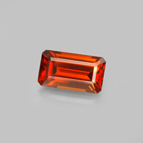 2.19カラットの天然マンダリンオレンジスペサルティンガーネット（9.1×5.1 mm・エメラルドカット）