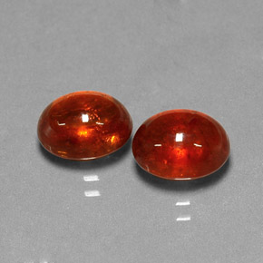 カラットの天然マンダリンオレンジスペサルティンガーネット（8.4×6.7 mm・透明）