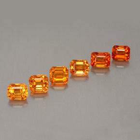 3.42カラットの天然オレンジスペサルティンガーネット（4.3×3.6 mm・エメラルドカット）
