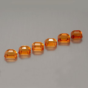 3.42カラットの天然オレンジスペサルティンガーネット（4.3×3.6 mm・エメラルドカット）