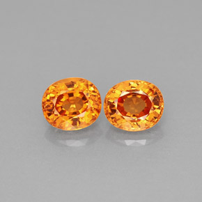 カラットの天然マンダリンオレンジスペサルティンガーネット（5×4.4 mm・オーバルカット）