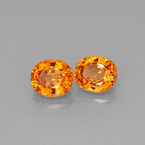 カラットの天然マンダリンオレンジスペサルティンガーネット（5×4.4 mm・オーバルカット）