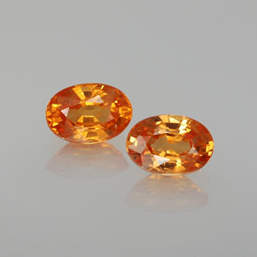 カラットの天然オレンジスペサルティンガーネット（6.1×4.2 mm・オーバルカット）