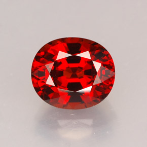 2.36カラットの天然レッドオレンジスペサルティンガーネット（7.9×6.8 mm・オーバルカット）