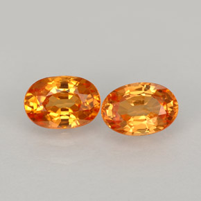 カラットの天然マンダリンオレンジスペサルティンガーネット（5.9×4.1 mm・オーバルカット）
