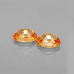 カラットの天然マンダリンオレンジスペサルティンガーネット（6.1×4.3 mm・オーバルカット）