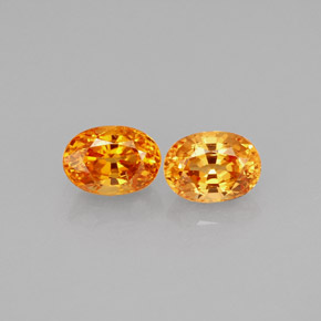 カラットの天然マンダリンオレンジスペサルティンガーネット（5.7×4.2 mm・オーバルカット）
