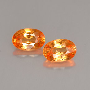 カラットの天然マンダリンオレンジスペサルティンガーネット（6.2×4.2 mm・オーバルカット）