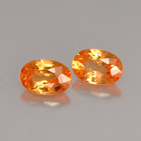 カラットの天然マンダリンオレンジスペサルティンガーネット（6.2×4.2 mm・オーバルカット）