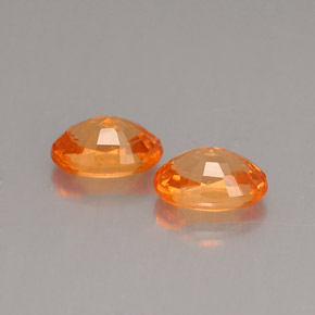 カラットの天然マンダリンオレンジスペサルティンガーネット（6.2×4.2 mm・オーバルカット）