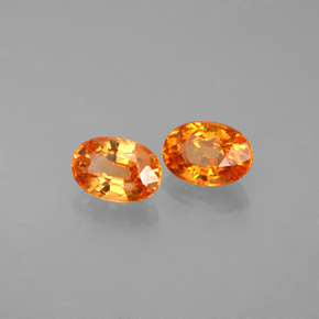 カラットの天然マンダリンオレンジスペサルティンガーネット（6×4.2 mm・オーバルカット）