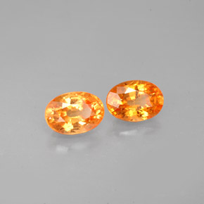 カラットの天然マンダリンオレンジスペサルティンガーネット（6.1×4.3 mm・オーバルカット）