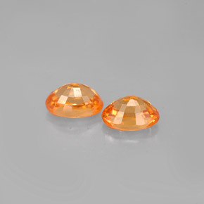 カラットの天然マンダリンオレンジスペサルティンガーネット（6.1×4.3 mm・オーバルカット）