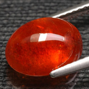 6.07カラットの天然マンダリンオレンジスペサルティンガーネット（10.8×8.1 mm・透明）