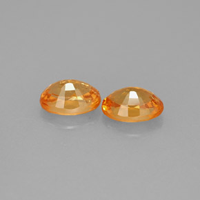 カラットの天然オレンジスペサルティンガーネット（6.1×4.2 mm・オーバルカット）