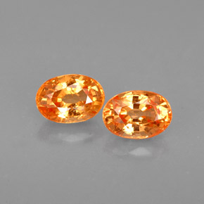カラットの天然オレンジスペサルティンガーネット（6×4.2 mm・オーバルカット）