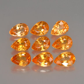 カラットの天然マンダリンオレンジスペサルティンガーネット（5.8×4.2 mm・洋梨の形）