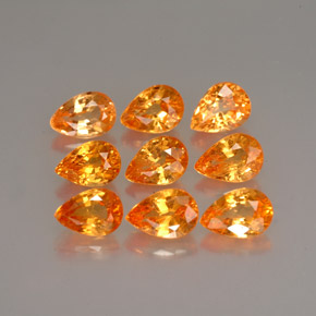 カラットの天然マンダリンオレンジスペサルティンガーネット（5.8×4.2 mm・洋梨の形）